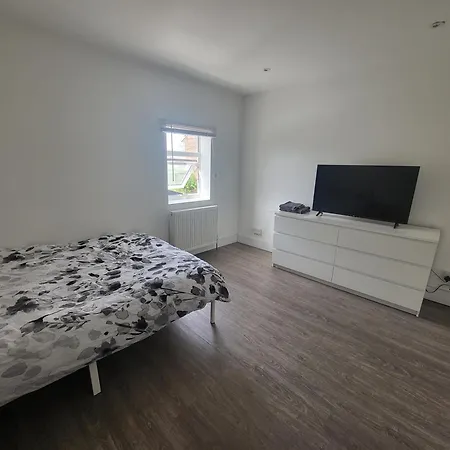 Private Room Near Central Ideal For City Explorers
